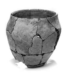 Aardewerken urn uit Oss-Ussen. Foto: Faculteit Archeologie, Universiteit Leiden (klik voor een uitvergroting)